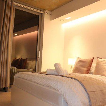 Luxury 1 Bedroom Apartment In ลอนดอน ภายนอก รูปภาพ